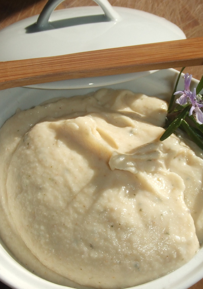 Una foto de Puré de patatas y coliflor con queso asturiano