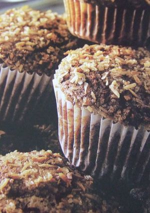 Una foto de Magdalenas integrales con chocolate y coco