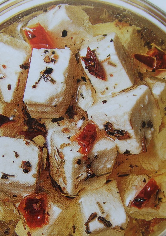 Una foto de Queso griego aliñado con guindilla