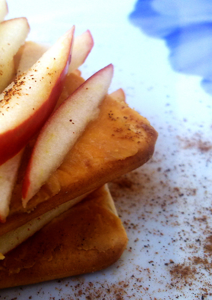 Una foto de Snack de manzana y cacahuete