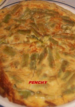 Una foto de Tortilla de judias verdes con jamón iberico