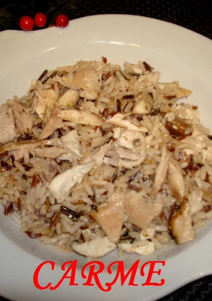 Una foto de Ensalada tibia de arroz con pollo asado