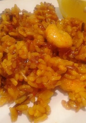 Una foto de Arroz a banda con arroz salvaje