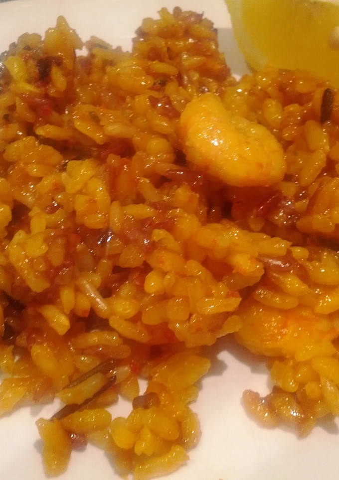 Una foto de Arroz a banda con arroz salvaje