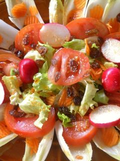 Una foto de Ensalada variada con vinagreta de pimentón y miel