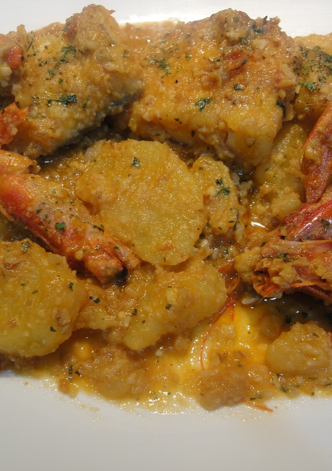 Una foto de Suquet de bacalao con gambas o langostinos