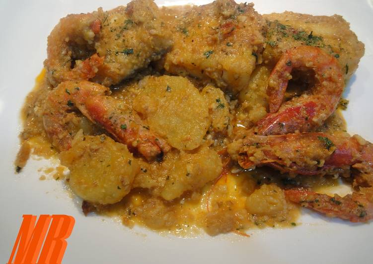 Suquet de bacalao con gambas o langostinos