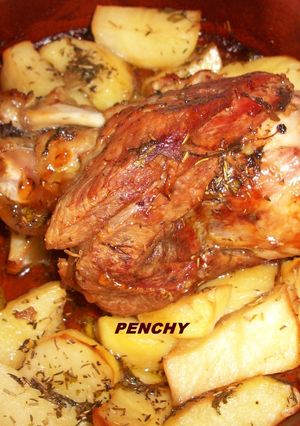 Una foto de Codillos de cerdo, cocidos y al horno doraditos
