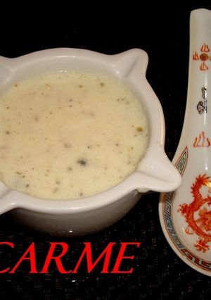 Una foto de Salsa de queso a la pimienta verde