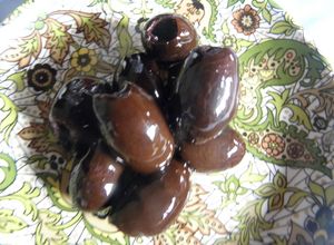 Una foto de Aceitunas negras en salmuera