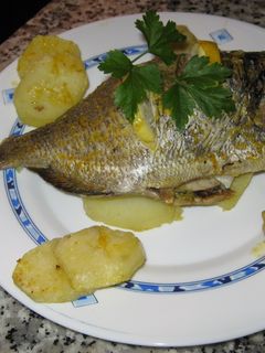 Una foto de Sargo al horno