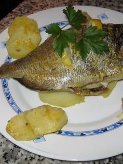 Una foto de Sargo al horno