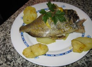 Una foto de Sargo al horno