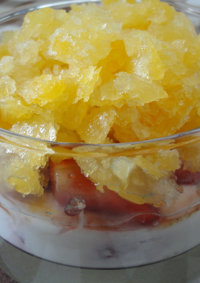 Una foto de Fresas con granizado de naranja casero