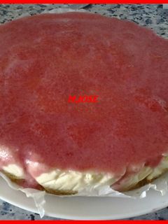 Una foto de Tarta de queso crema y fresa