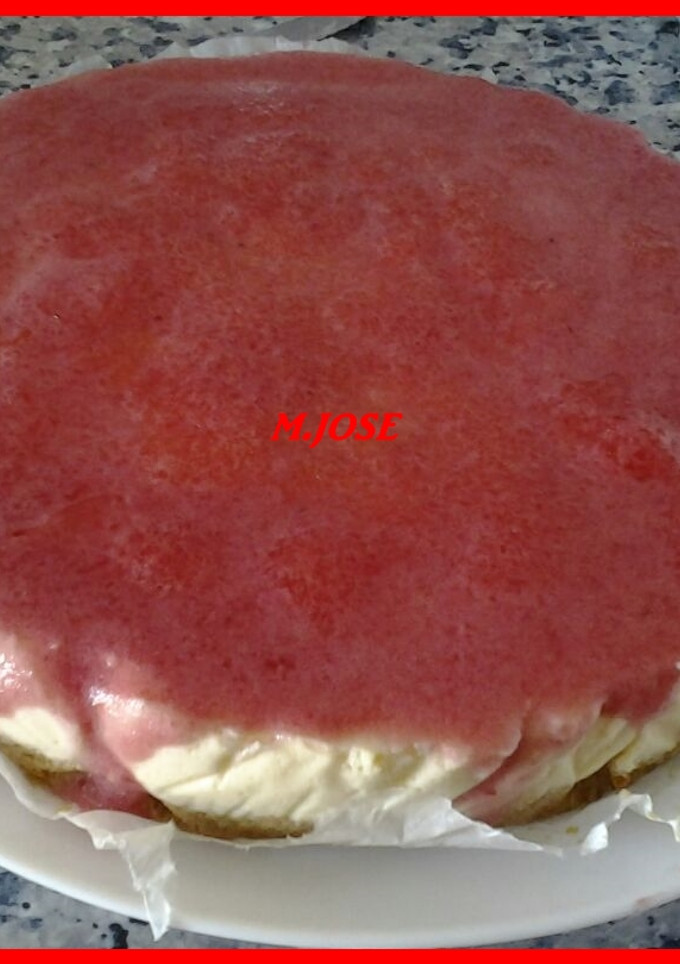 Una foto de Tarta de queso crema y fresa