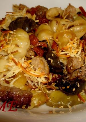 Una foto de Gnocchi delicioso con sésamo
