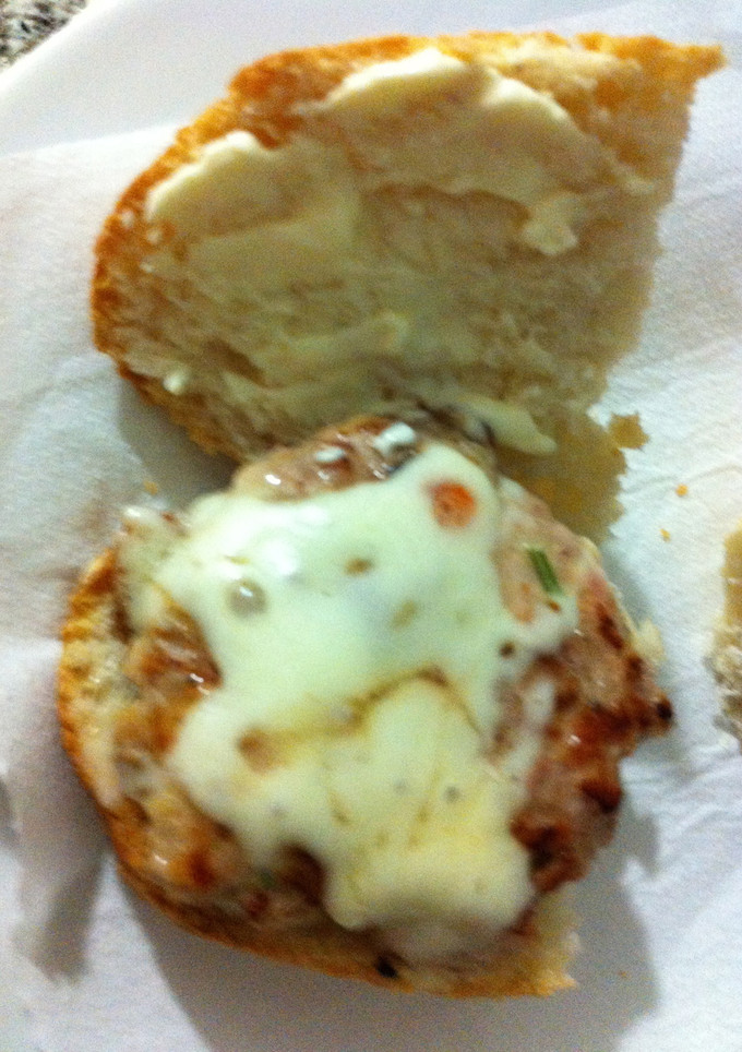 Una foto de Hamburguesas con queso en pan de pueblo