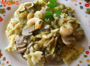 Una foto de Mini pajaritas con pesto de calabacín