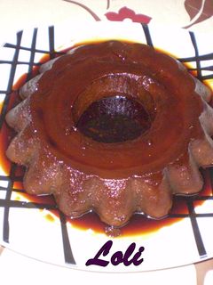Una foto de Flan de almendras y galletas hojaldradas