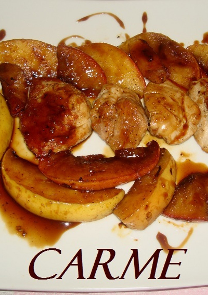 Una foto de Solomillo de cerdo con manzanas glaseadas al Pedro Ximenez