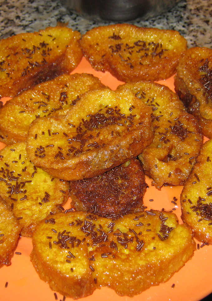 Una foto de Torrijas con almíbar de naranja
