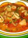 Cazuela de mariscos a la española