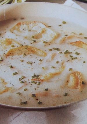 Una foto de Sopa de patatas al yogur