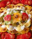 Ensalada de tomates raf con salsa de mostaza y mermelada