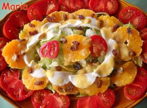 Una foto de Ensalada de tomates raf con salsa de mostaza y mermelada