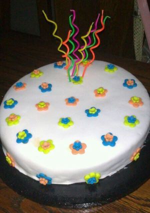 Una foto de Como realizar cobertura blanca (fondant)