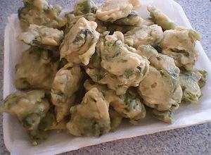 Una foto de Buñuelos de lechuga crespa de "Tienda inglesa"
