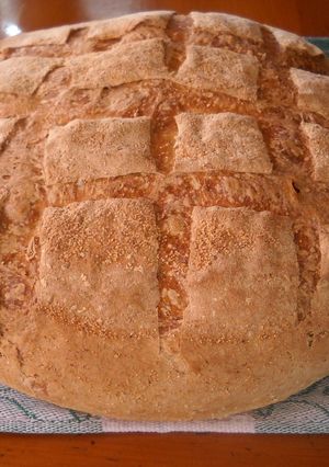 Una foto de Hogaza de pan con sésamo