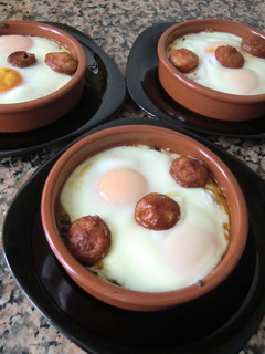 Una foto de Huevos al plato horno
