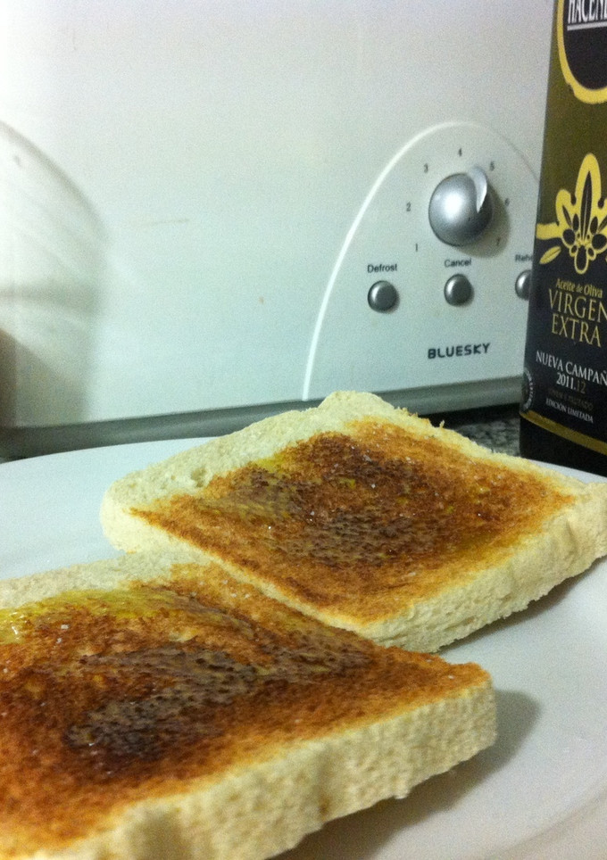 Una foto de Tostadas con aceite de oliva