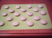 Una foto de macarons harina de almendra