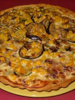Una foto de Quiche de hortalizas y maíz