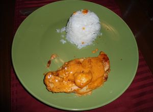 Una foto de Pechugas en salsa de pimiento morrón