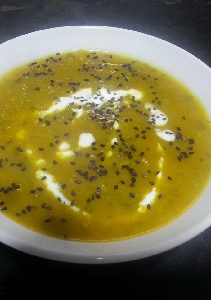 Una foto de Crema de calabaza y manzana