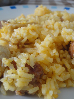 Una foto de Arroz al horno con sobrasada, salchichas y butifarra