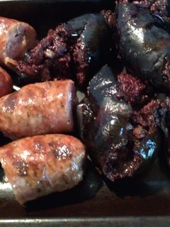 Una foto de Chorizo, morcilla, salchicha parrillera y queso a la parrilla