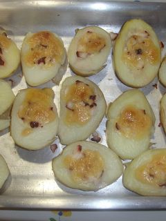 Una foto de Patatas rellenas de pulpo gratinadas con all i oli