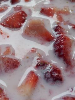 Una foto de Leche con fresas