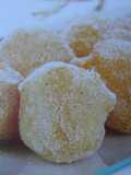Bollos fritos de azúcar y canela