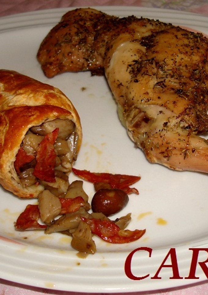 Una foto de Caracolas de hojaldre rellenas de setas y chorizo