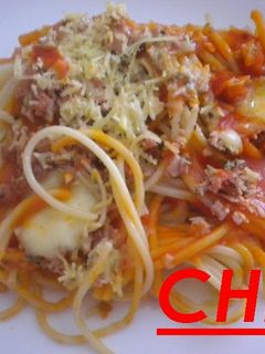 Una foto de Espaguetis con salchichas