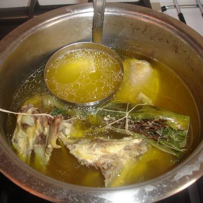 Caldo de ave con Bouquet Garni Receta de Kiko- Cookpad