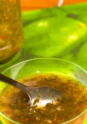 Una foto de Chimichurri casero y salsa criolla
