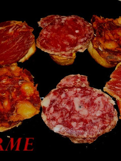 Una foto de Montaditos de ibéricos de bellota Frial