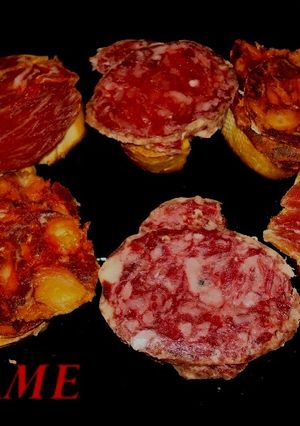 Una foto de Montaditos de ibéricos de bellota Frial